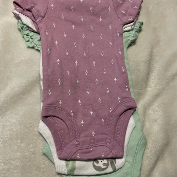 Newborn baby girl clothing bundle - Picture 4 of 8